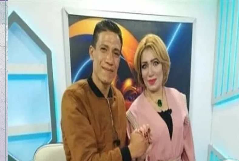 عامل النظافه المطرود من محل كشري التحرير يعود للظهور يخطب مذيعه علي الهواء
