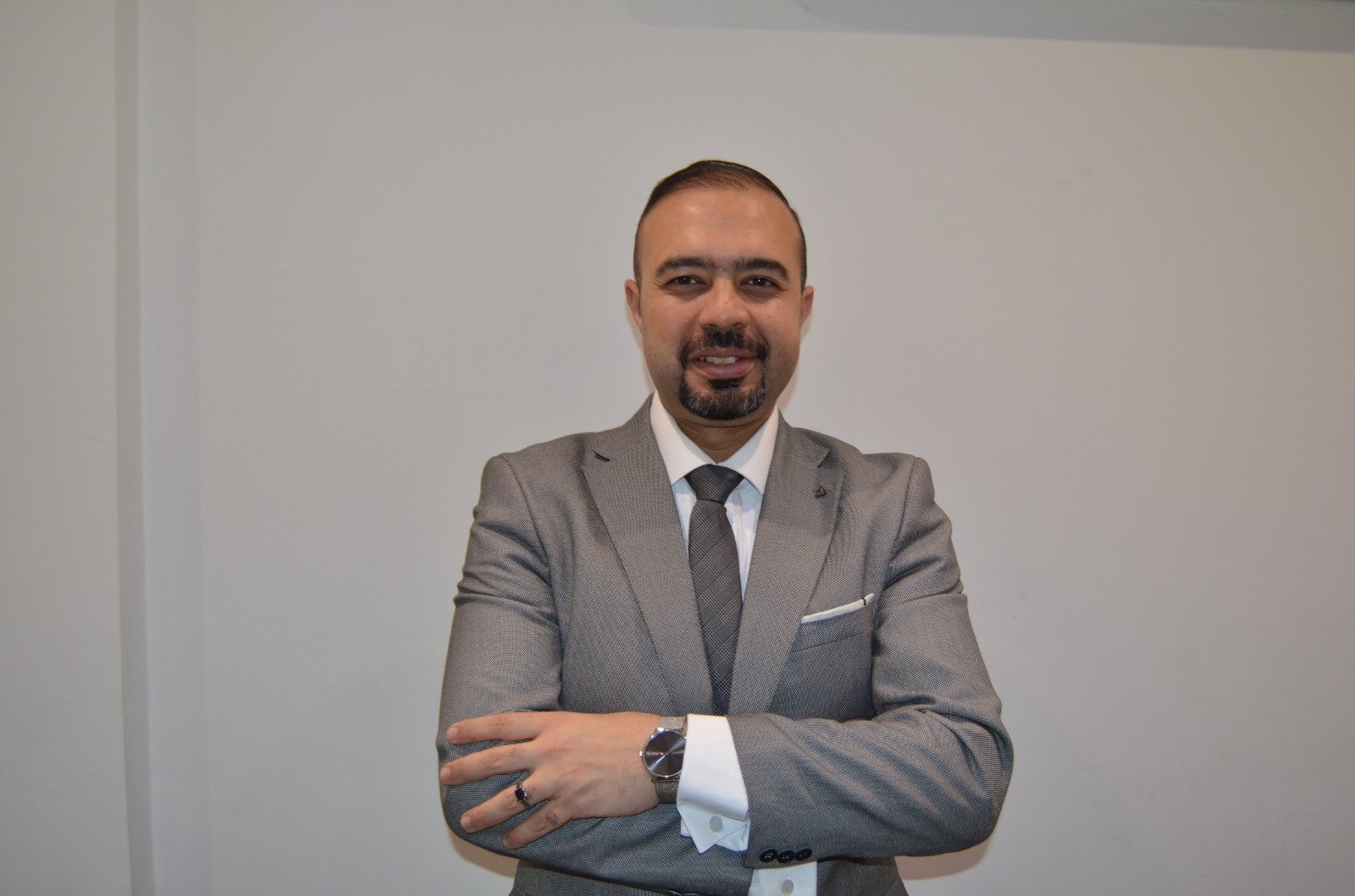 الدكتور أحمد عاصم الملا يوضح: مراحل عملية الحقن المجهري خطوة بخطوة لتحقيق حلم الإنجاب