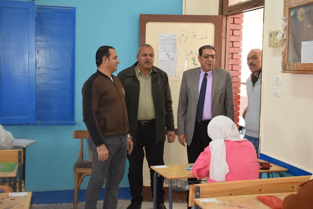رئيس مدينة طور سيناء ووكيل تعليم جنوب سيناء يتفقدا  لجان الشهادة الإعدادية بطور سيناء
