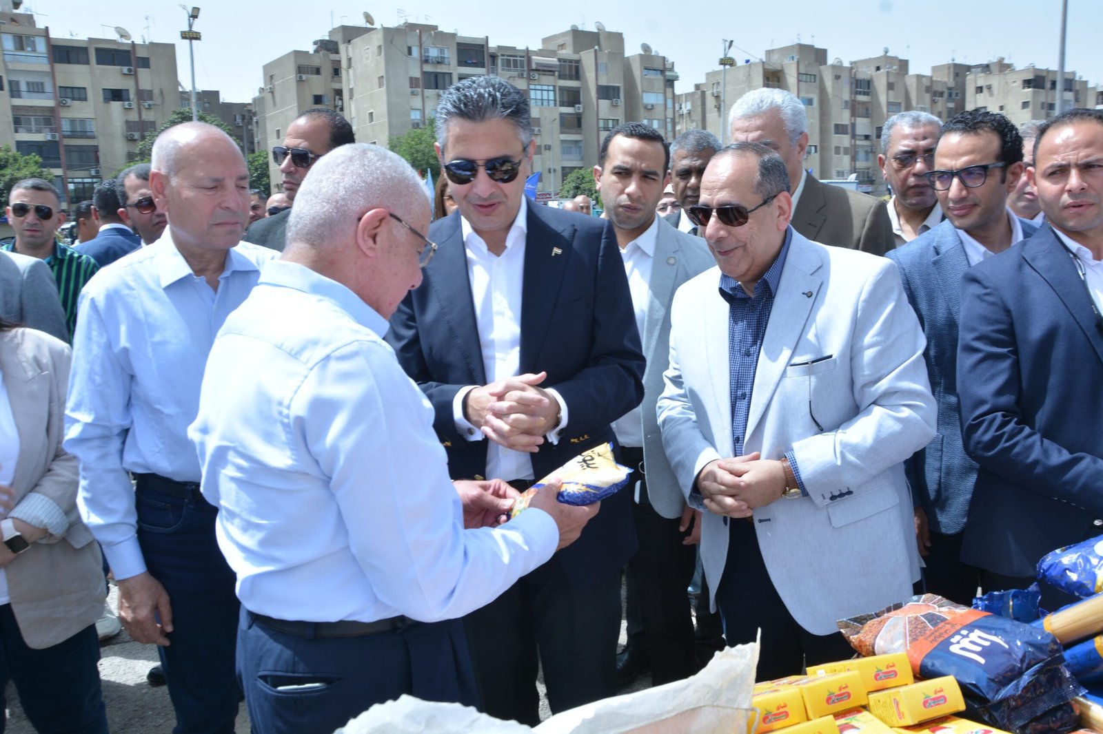 وزير التموين: توافر وطرح السلع الغذائية في المجمعات الإستهلاكية بتخفيضات.. صرف 80٪ من مقررات شهر مايو الجاري لنحو 493 الف مستفيد