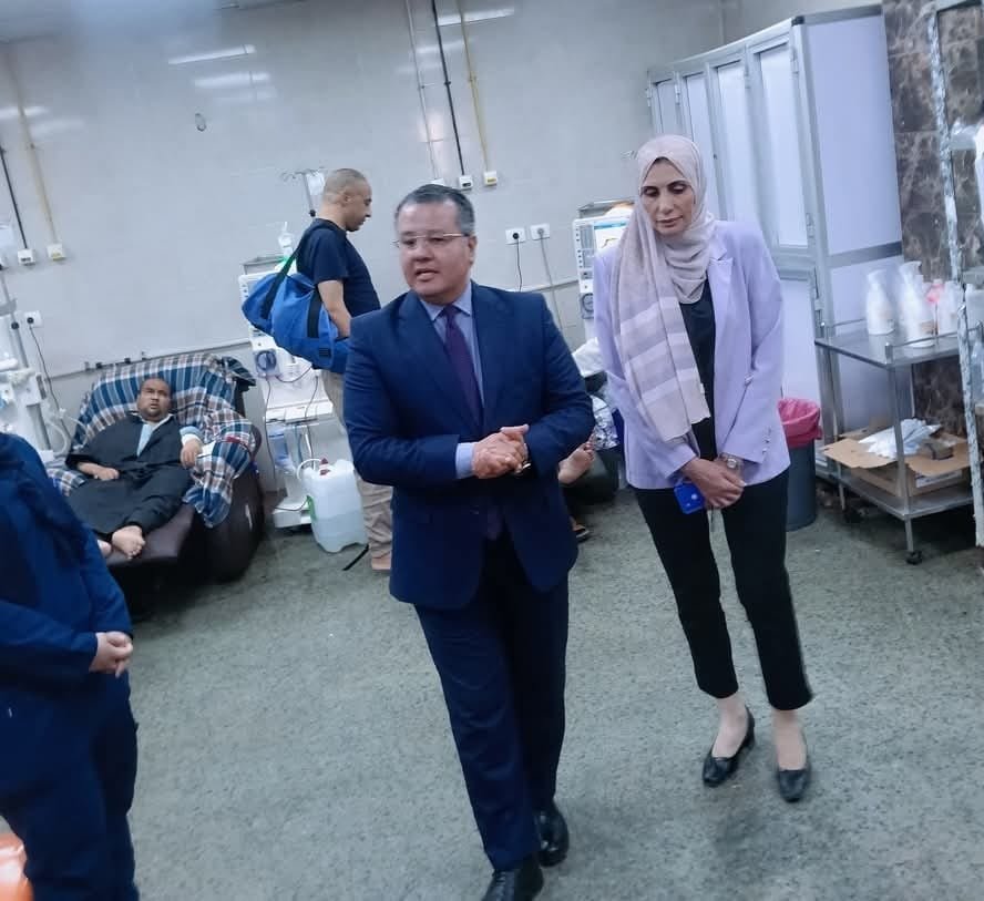 الدخاخنى يقدم التهنئة لأعضاء هيئة التمريض بمستشفيات جامعة بنها بمناسبة اليوم العالمى للتمريض