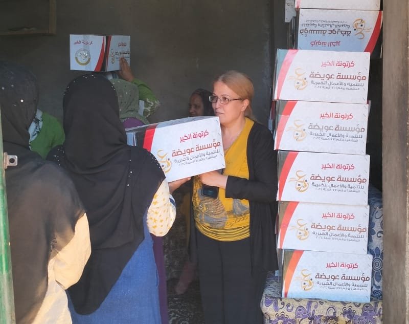 جمعية الإحسان الخيرية توزع كراتين الخير بشطورة بدعم من مؤسسة عويضة الخيرية