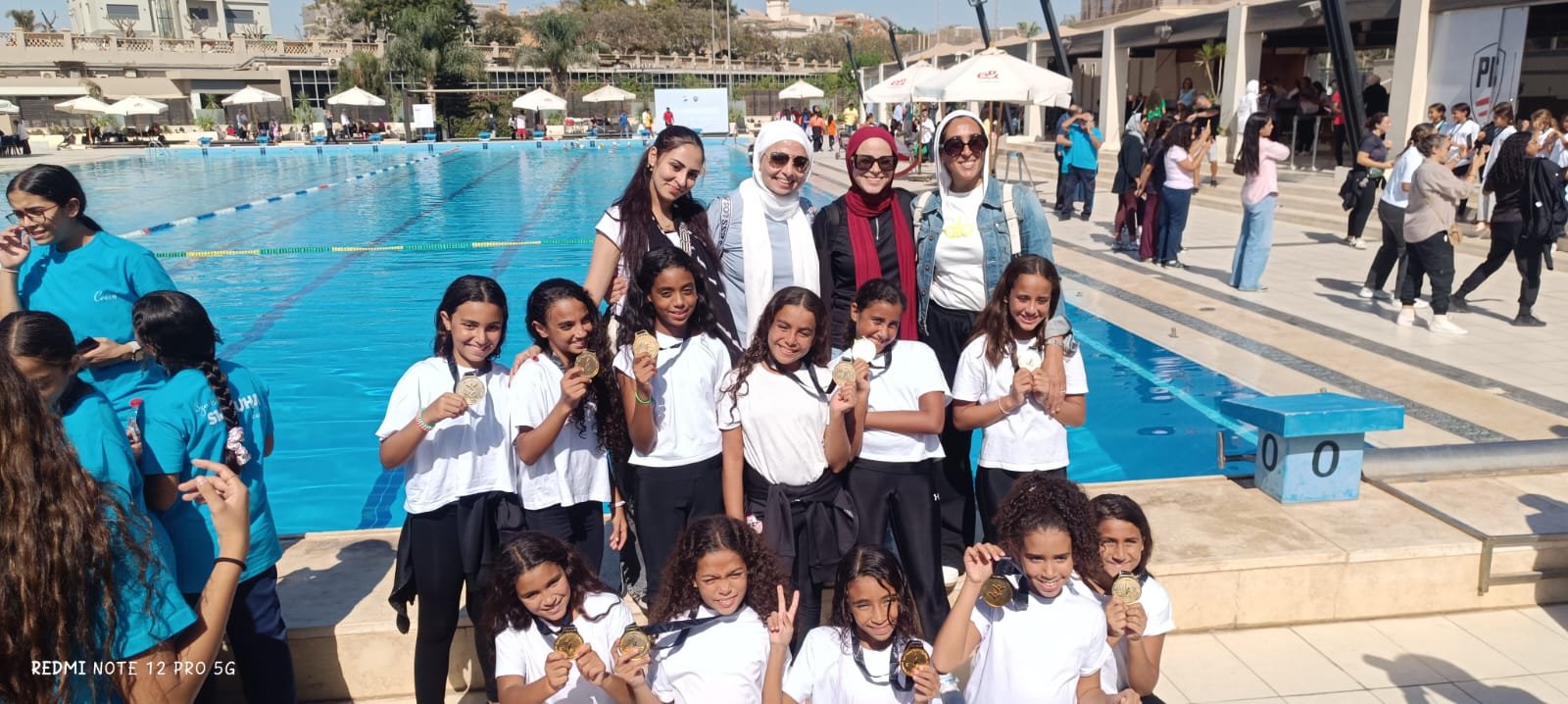 تكريم ناشئات الزمالك في بطولة الجيزة التنشيطية للسباحة التوقيعية