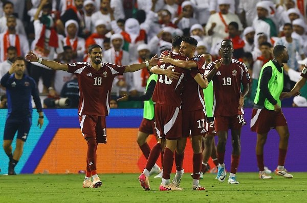 للمرة الثانية في تاريخها.. قطر تلحق بركب المتأهلين لكأس العالم على حساب الإمارات