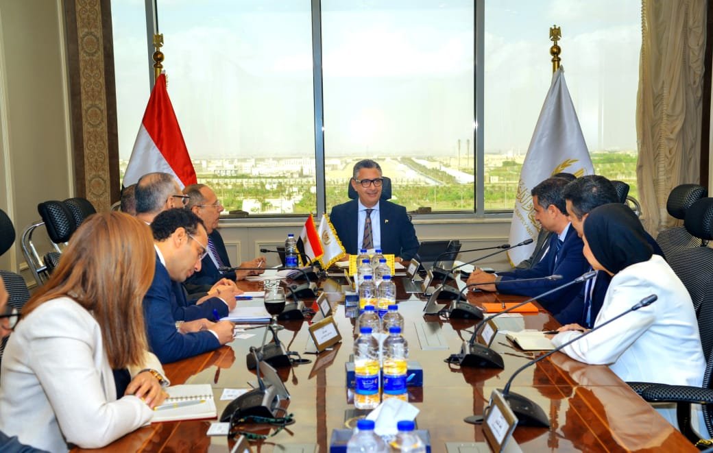وزير التموين  يبحث مع العضو المنتدب والرئيس التنفيذي لشركة “أورانج مصر” تعزيز التعاون في الخدمات الرقمية بمشروع تطوير المجمعات الاستهلاكية والمنافذ التموينية “كاري أون”