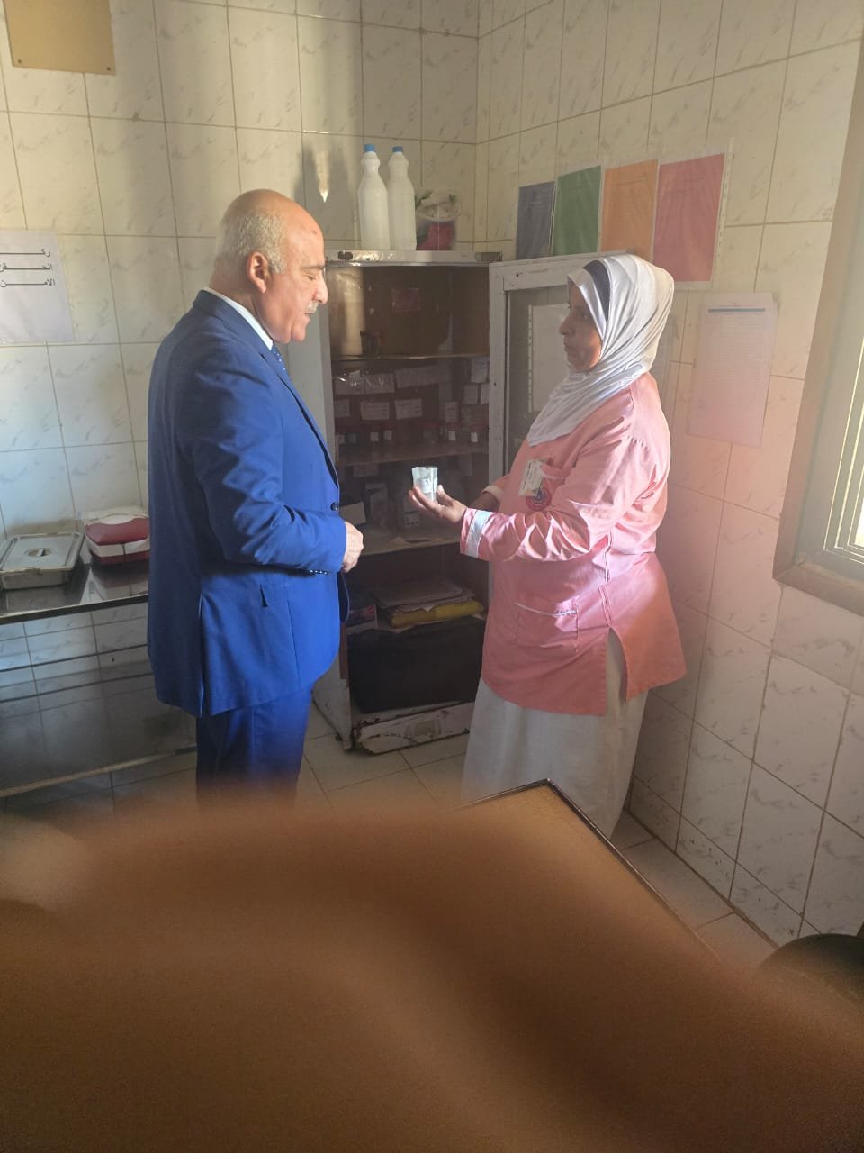 وكيل وزارة الصحة بالقليوبية يجري جولة مرورية بوحدة طب الأسرة بقرية طنط الجزيرة بطوخ