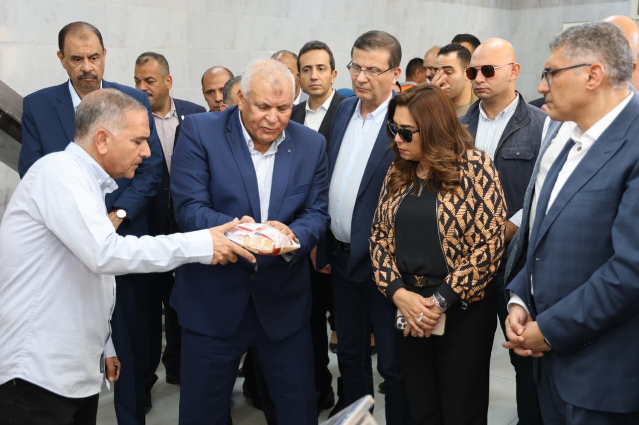 وزيرا الزراعة والتنمية المحلية يفتتحان فعاليات الدورة الثانية لمعرض الوادي الجديد الزراعي “EGY AGRI” ويشهدان احتفالية “أرض الخير”