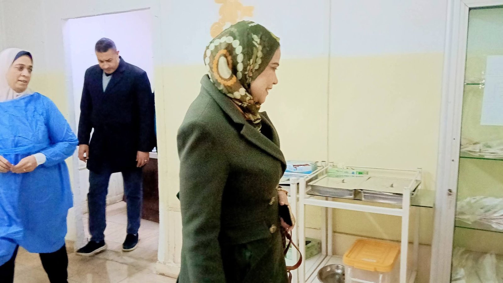 رشا مصطفى مدير فرع القليوبية للتأمين الصحي في جولة مفاجئة بالمنطقه الطبية بشبرا الخيمة