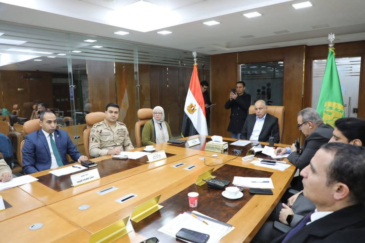 محافظ المنيا يتابع انطلاق جولة الإعادة لانتخابات «النواب 2025» من مركز السيطرة