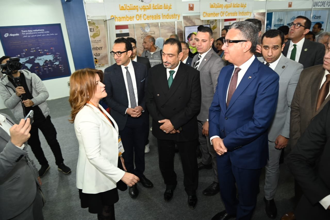 وزير التموين والتجارة الداخلية يفتتح فرع «لولو هايبر ماركت» بالتجمع الخامس باستثمارات ٥٠٠ مليون جنيه