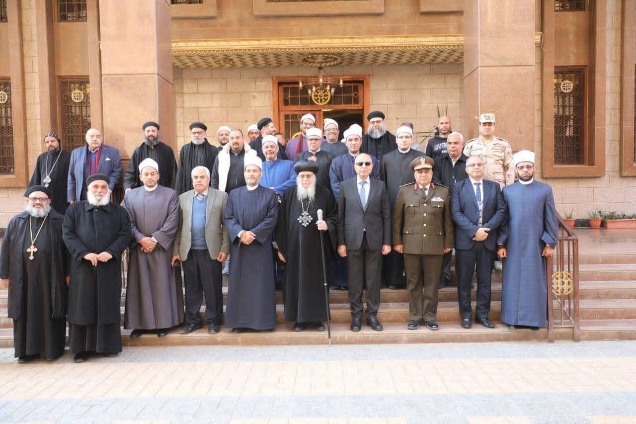 محافظ المنيا يزور مطرانيات مغاغة والعدوة ومطاي وبني مزار وسمالوط وأبوقرقاص لتقديم التهنئة بعيد الميلاد المجيد