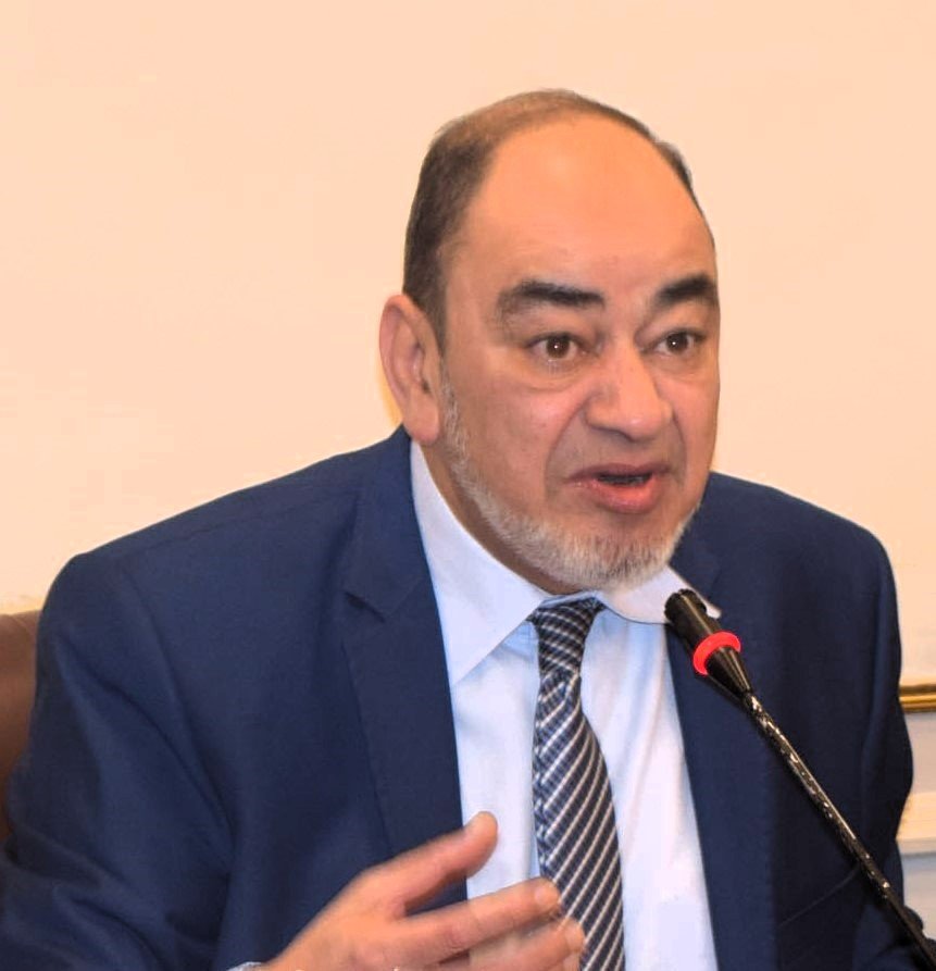 رئيس شُعبة المستلزمات الطبية يُشيد بجهود الدولة بعد توفير مُخصّصات مالية لهيئة الشراء المُوحد لسداد مستحقات المُورِّدين