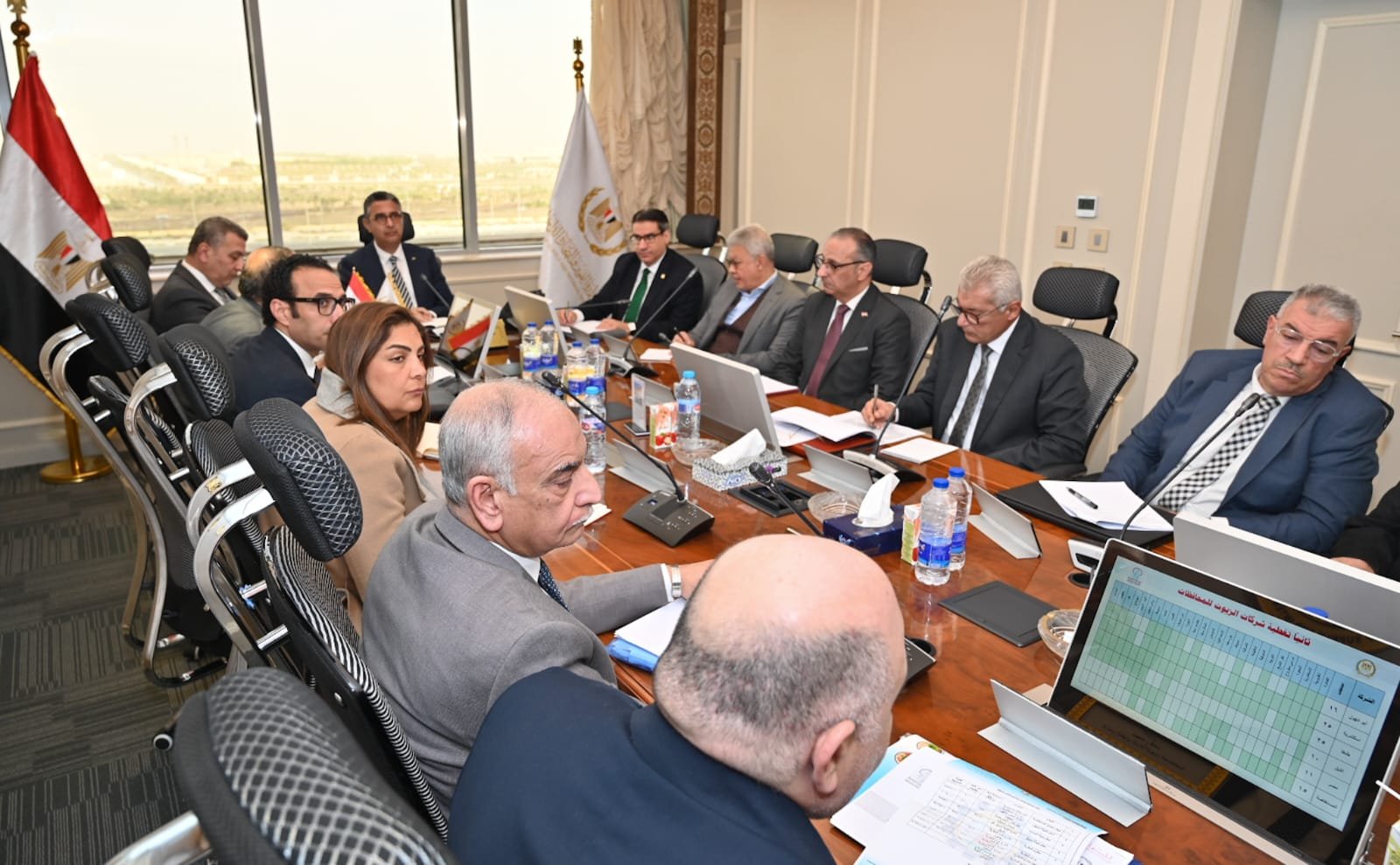 وزير التموين يجتمع برؤساء مجالس إدارات شركات الزيوت التابعة للقابضة للصناعات الغذائية لمتابعة الاستعدادات لشهر رمضان