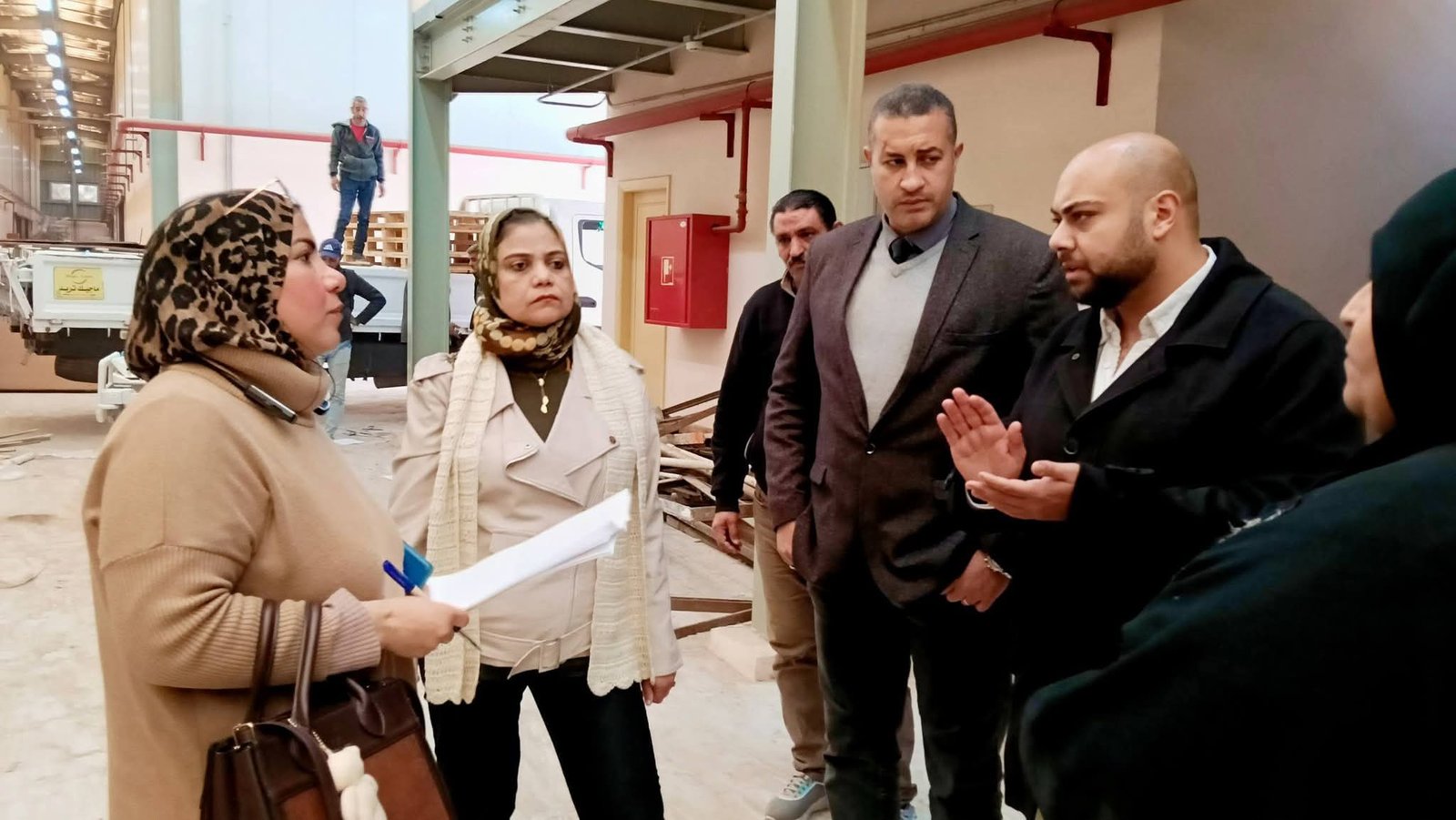 مدير فرع القليوبية للتأمين الصحي تتفقد أعمال التطوير و التجديدات الجارية بعيادة بهتيم والمخازن الرئيسية