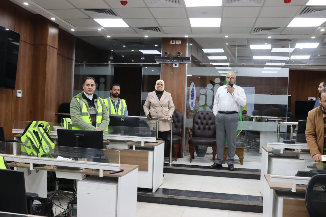 محافظ القليوبية يتابع حملات إزالة التعديات على الطريق الزراعي من مركز سيطرة الشبكة الوطنية بالديوان العام