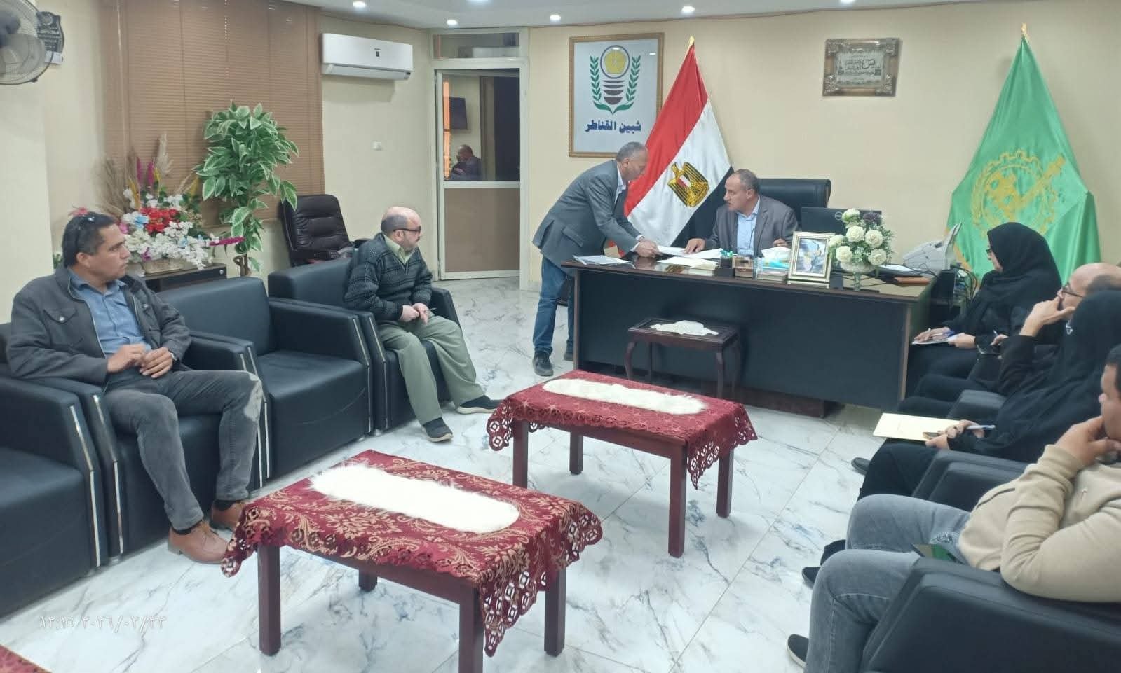 اجتماع طارئ لجميع العاملين بالوحدة المحلية لمركز ومدينة شبين القناطر لمتابعة حلول مشكلات المواقف