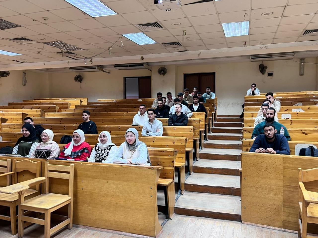 رئيس جامعة بنها يؤكد  انتظام الدراسة بكليات الجامعة عقب انتهاء إجازة عيد الفطر المبارك