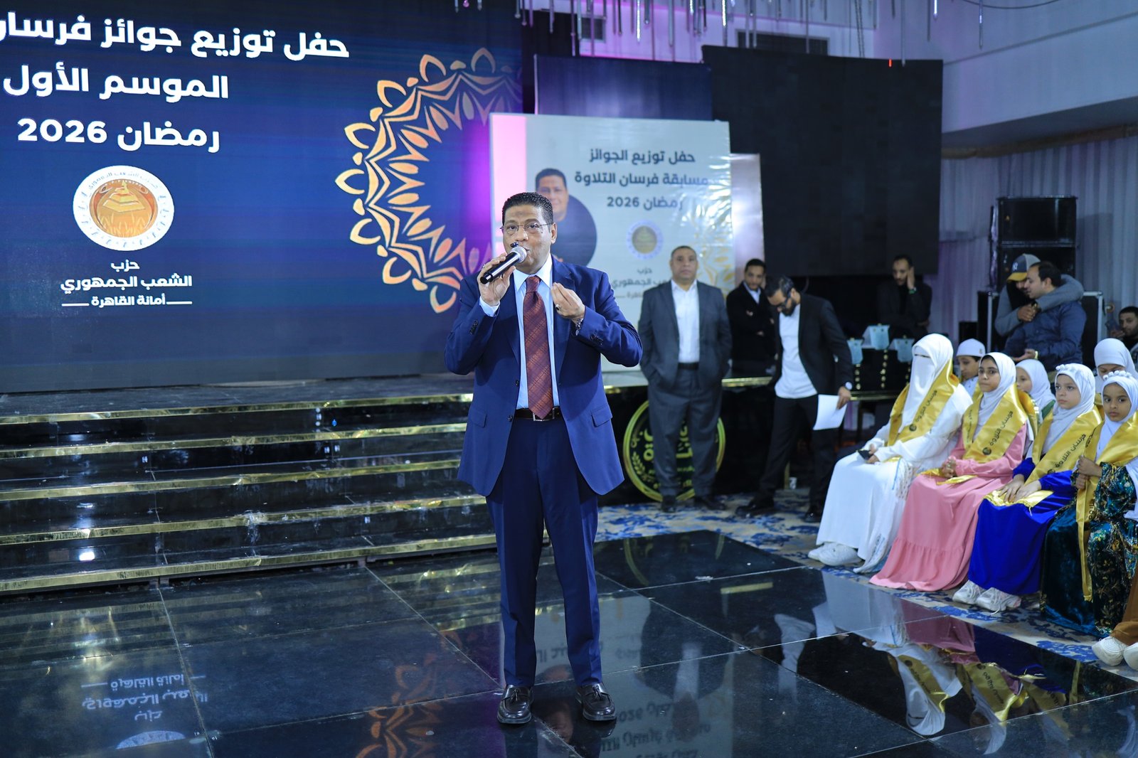 المهندس داكر عبد اللاه يشهد ختام “فرسان التلاوة” ويكرم 400 حافظ للقرآن الكريم