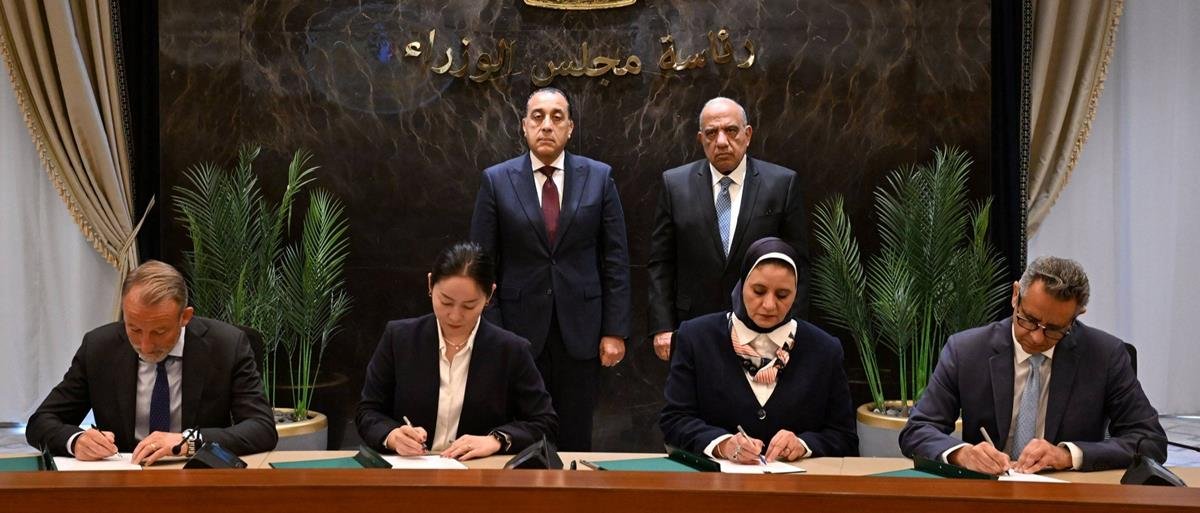 مدبولي يشهد اتفاقية لتخزين 5620 ميجاوات كهرباء