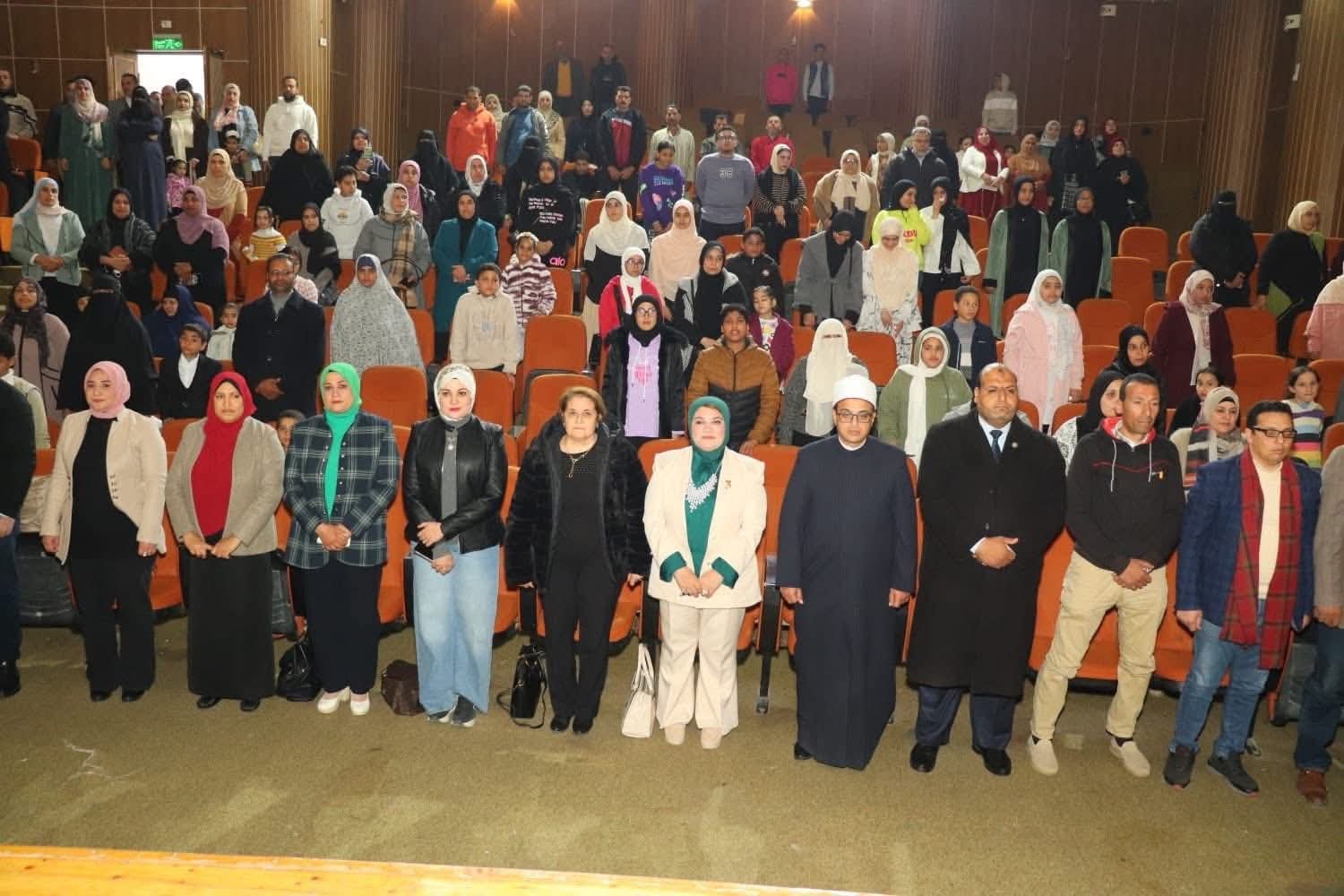 محافظ كفر الشيخ يتابع فعاليات «أمسيات الأسرة المصرية» لتعزيز الوعي المجتمعي وتمكين المرأة