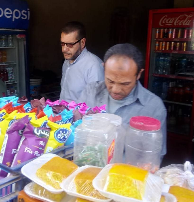 ضبط سلع منتهية الصلاحية ودقيق و استخراج ٧٢٪ بدون فواتير دالة علي مصدره بحملة مكبرة بالقناطر الخيرية