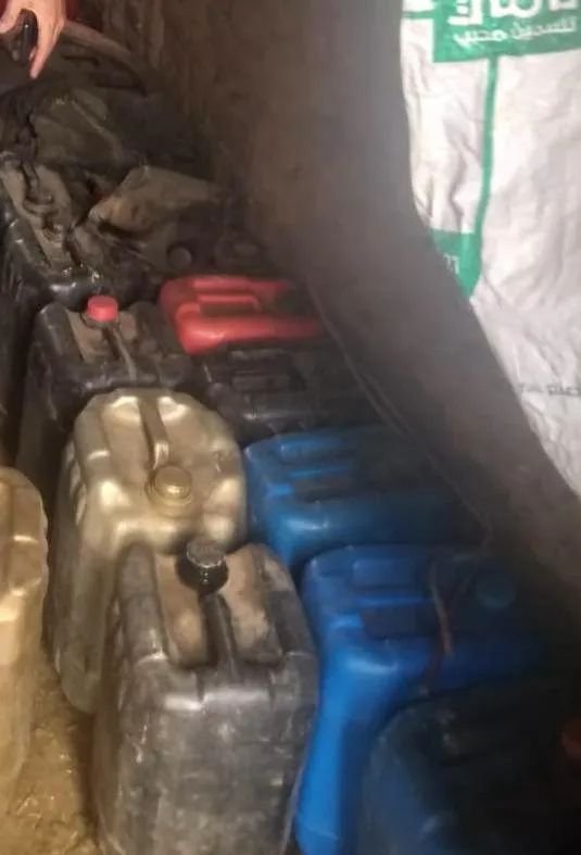 حملة مكبرة بالقناطر الخيرية تضبط ( ٣٠٠ ) لتر بنزين قبل بيعهم بالسوق السوداء ؛  ( ٤٠٠ ) علبة سجائر بدون فواتير