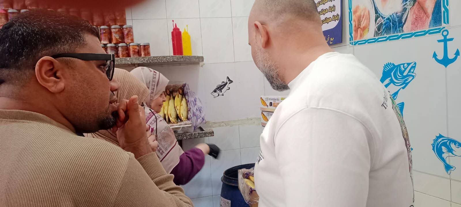 تموين شبين القناطر يشن هجوماً على محلات الأسماك قبل شم النسيم