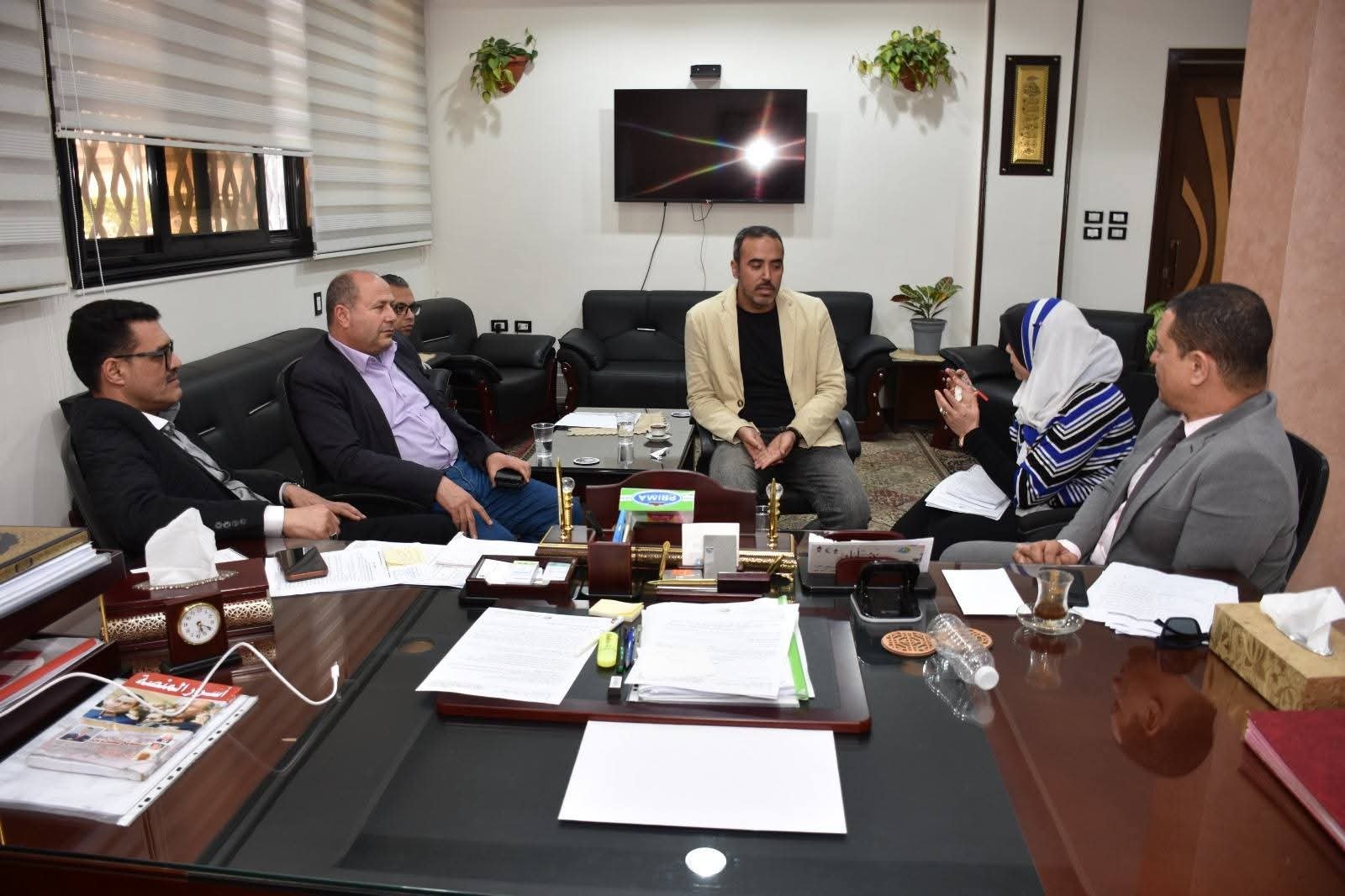 اجتماع عاجل بين مياه القليوبية والجهاز التنفيذي لدفع العمل بمشروعات مياه الشرب والصرف بالمحافظة
