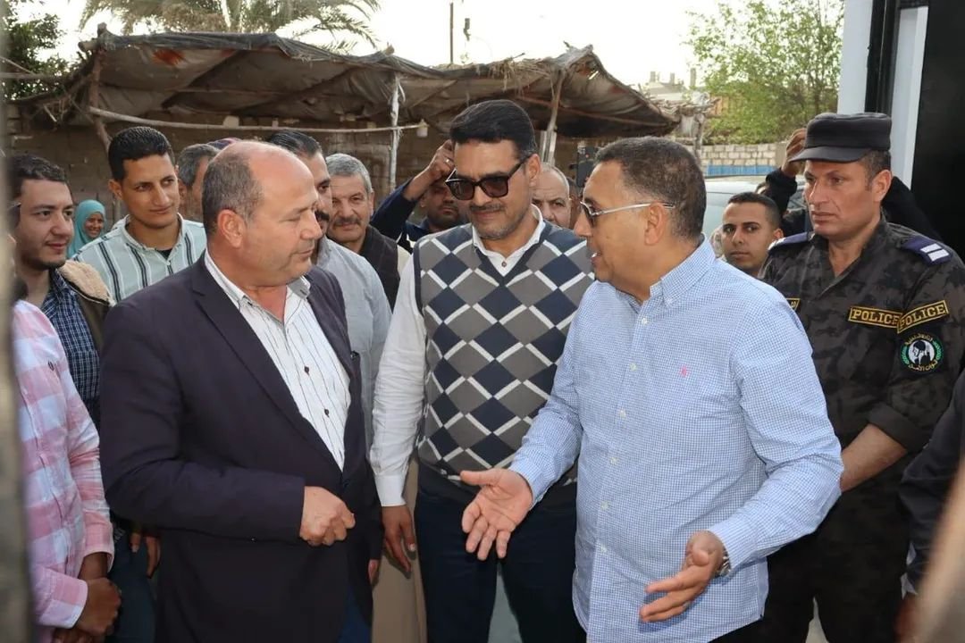 محافظ القليوبية يطلق التيار الكهربائي بمحطة صرف صحي “كفر النخلة” بطوخ