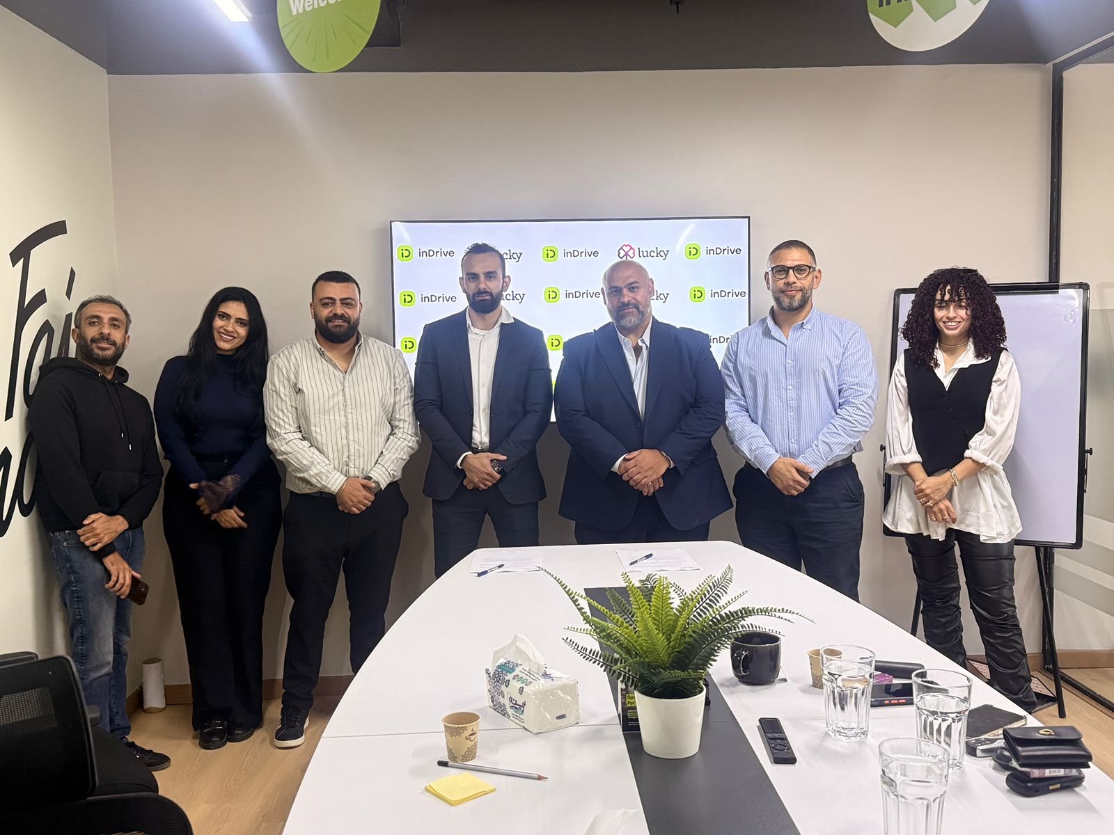 “إندرايف” تعلن عن شراكة استراتيجية مع “لاكي” لتوفير مزايا مالية حصرية للسائقين المتميزين