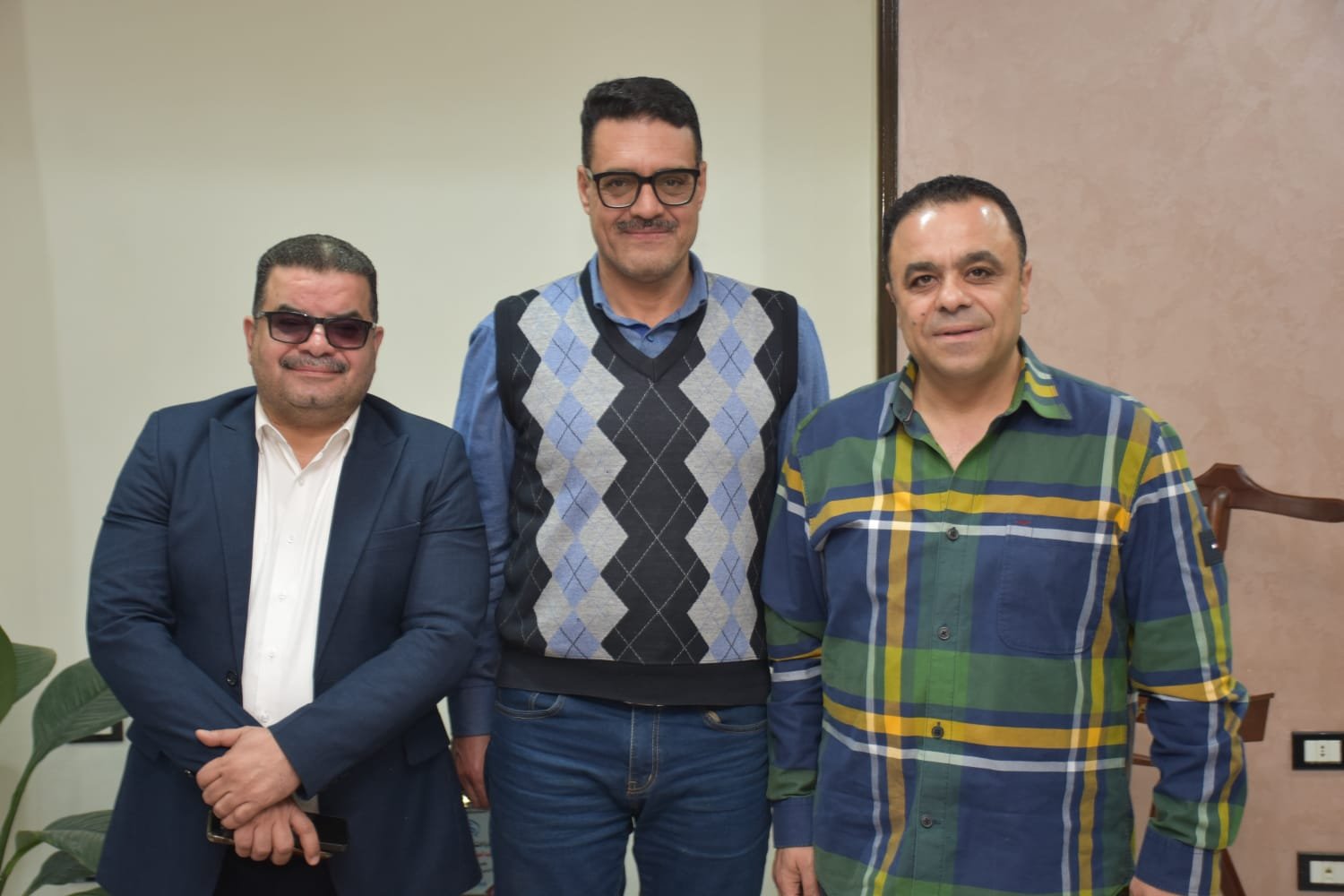 رئيس شركة مياة الشرب يعقد اجتماعاً مع بعض نواب القليوبية لبحث ملفات مهمة
