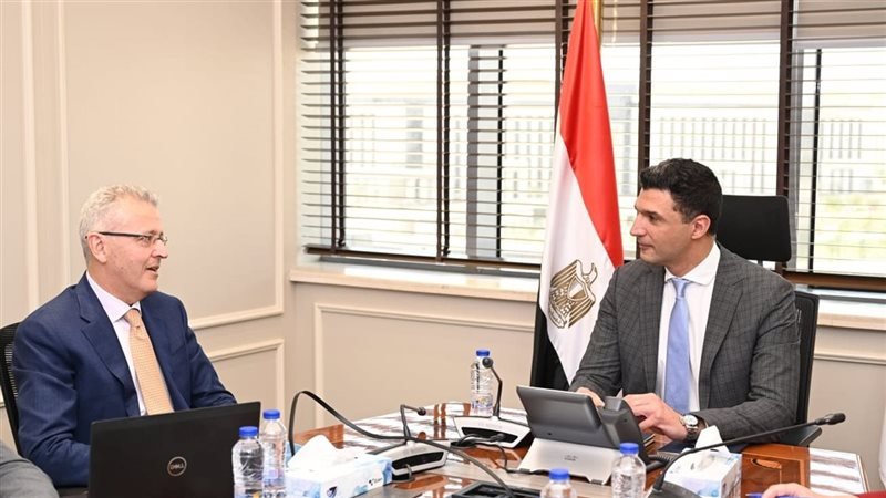 وزير الصناعة: دعم إنتاج السيارات وتعميق التصنيع المحلي