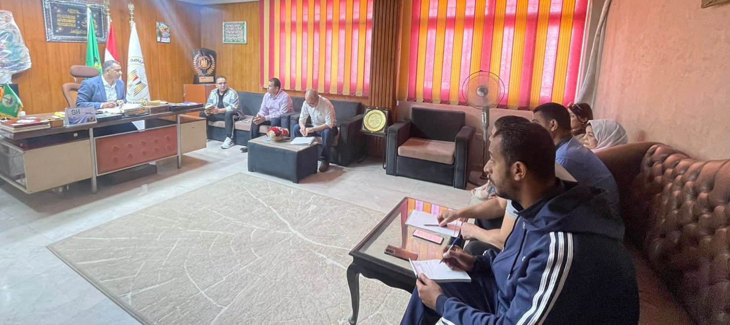 الفرماوي يعقد اجتماعًا مع إدارة الرياضة لمناقشة خطط العمل والمشروعات الجاري تنفيذها