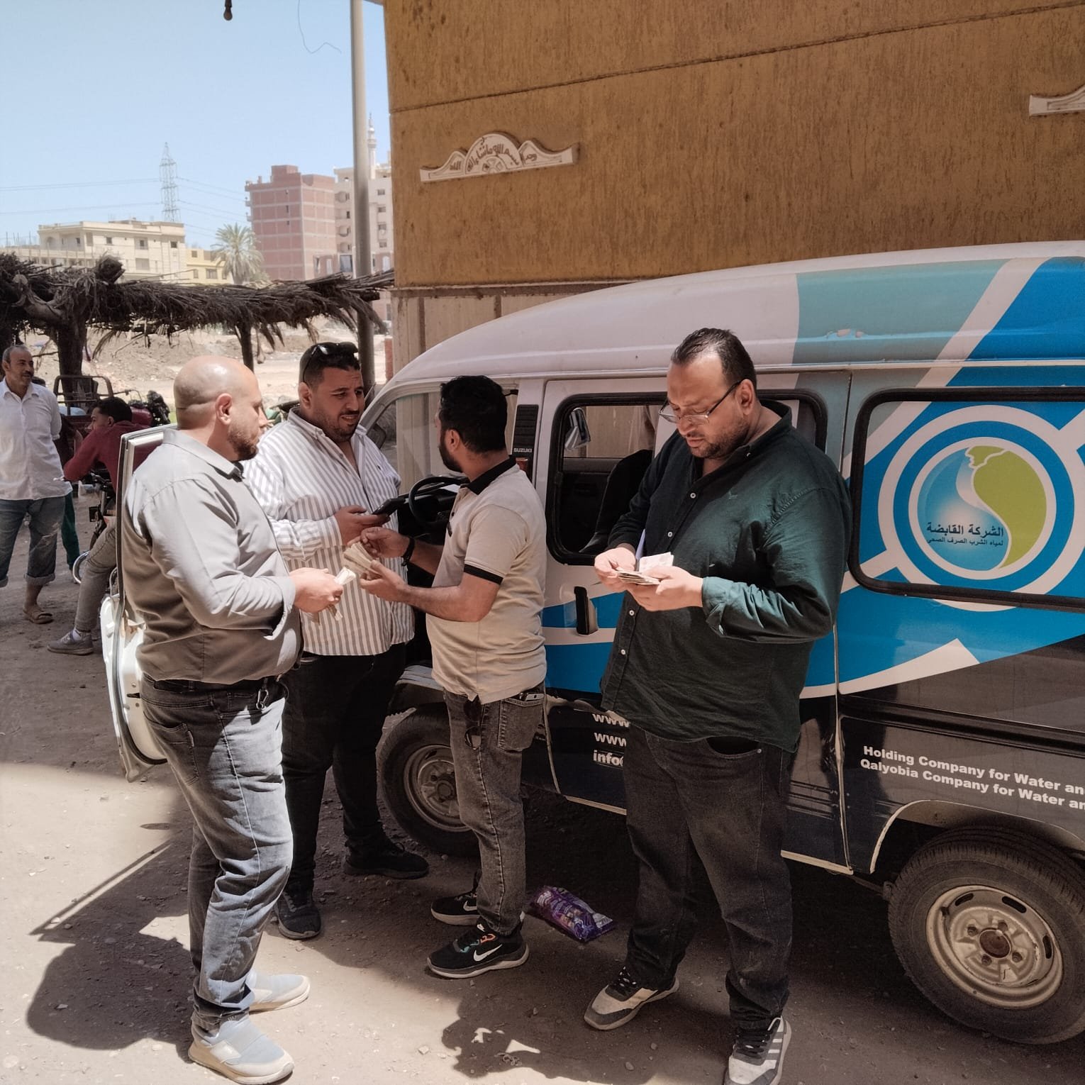 مياه الشرب بالجيزة: الانتهاء من إصلاح تسريب خط المياه الرئيسي بشارع ربيع الجيزي وعودة الخدمة تدريجيًا