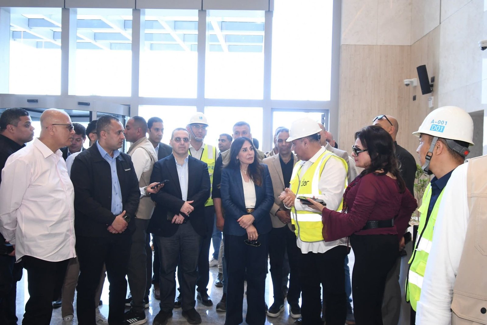 وزيرة الإسكان تتفقد أبراج الداون تاون والحي اللاتيني ومركز المؤتمرات والمعارض بمدينة العلمين الجديدة