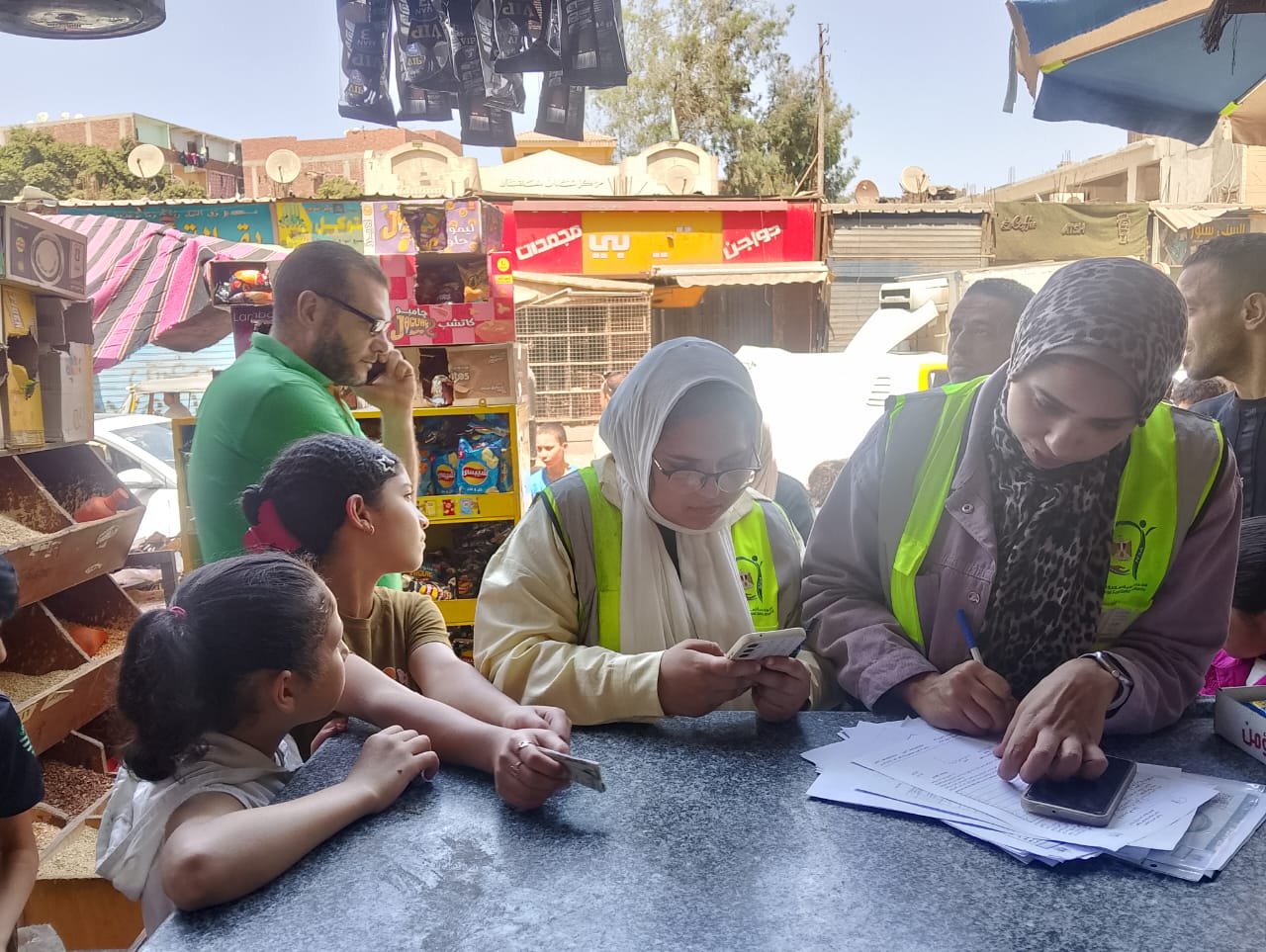 حملات مشتركة بين التموين وسلامة الغذاء بالقليوبية للمرور على جميع المحلات التجارية و المواد الغذائية و الأسواق حفاظاً على صحة المواطن